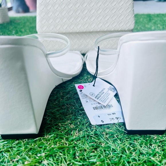 Zara Off White Vinyl Wedge Sandals. ONLY SHOES/no include bag - Picture 6 of 6